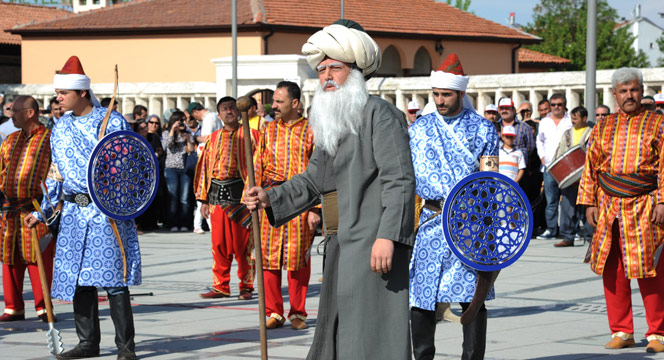 Hazreti Mevlana ve Ailesi 785. Kez Sevgiyle Karşılandı