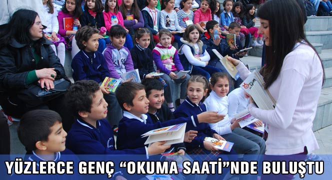 Yüzlerce Genç 'Okuma Saati'nde Buluştu