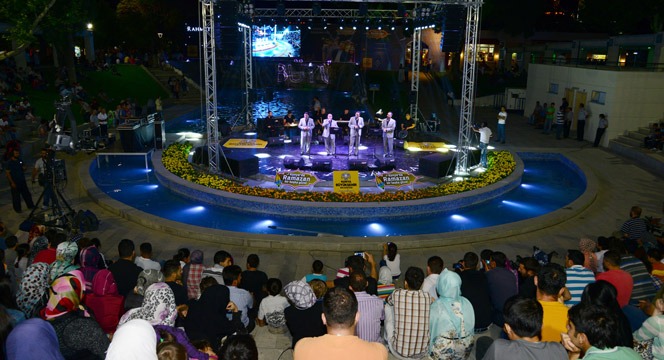 Kültürpark'ta Rahmet Akşamları İlgi Görüyor
