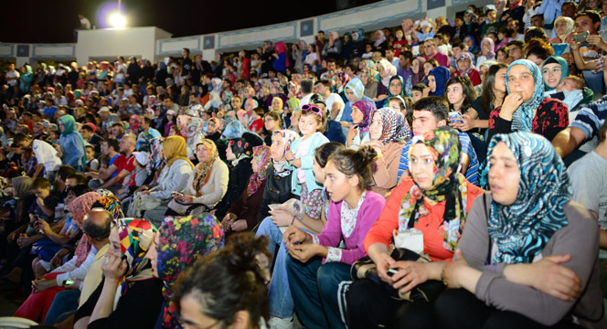 Kültürpark'ta Rahmet Akşamları İlgi Görüyor