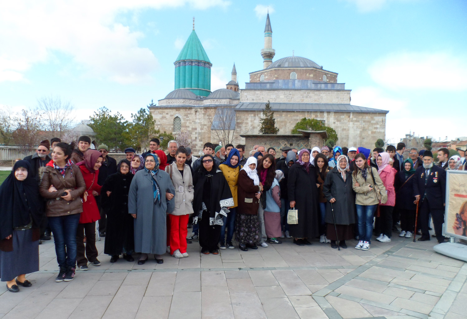 Liseli Gençler Yaşlılarla Buluştu