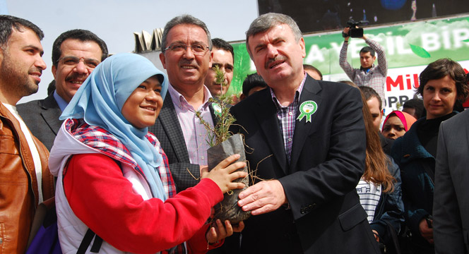Büyükşehir, 2 Milyon Fidanı Toprakla Buluşturdu