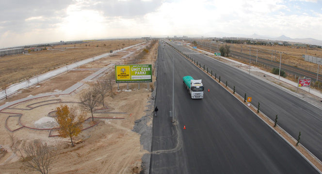 Büyükşehir'den Ankara Yolu'nda Örnek Bir Park Daha