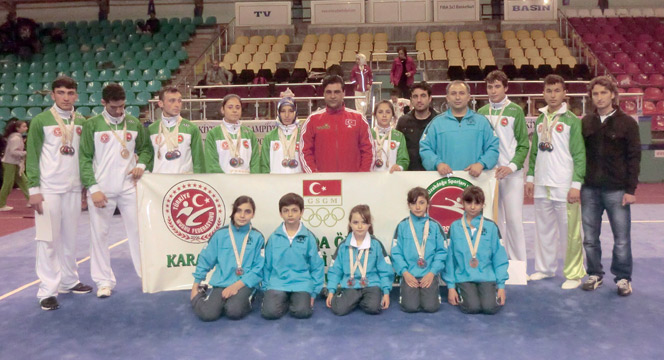Wushu ve Badmintonda Şampiyonluk Büyükşehir'in
