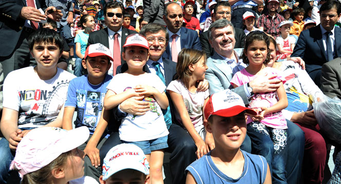 Büyükşehir Belediyesi Çocuk Şenliği Yapıldı