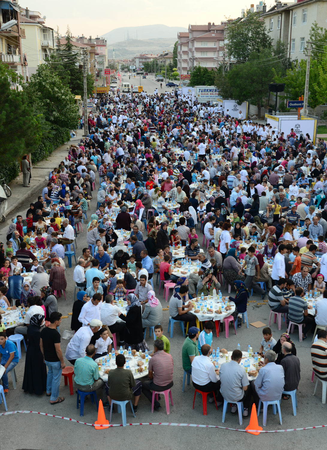Mahalle İftarları Türkiye'ye Örnek