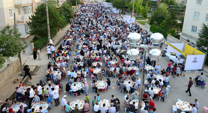 Mahalle İftarları Türkiye'ye Örnek