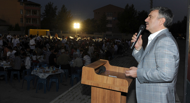 Ramazan'ı Birlik ve Beraberlik İçinde Yaşıyoruz