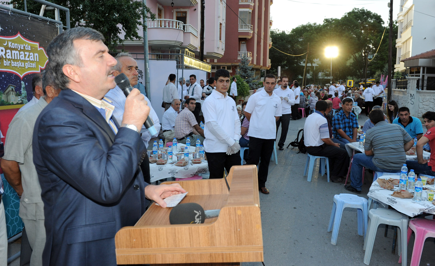 Büyükşehir'in Geleneksel Mahalle İftarları Başladı