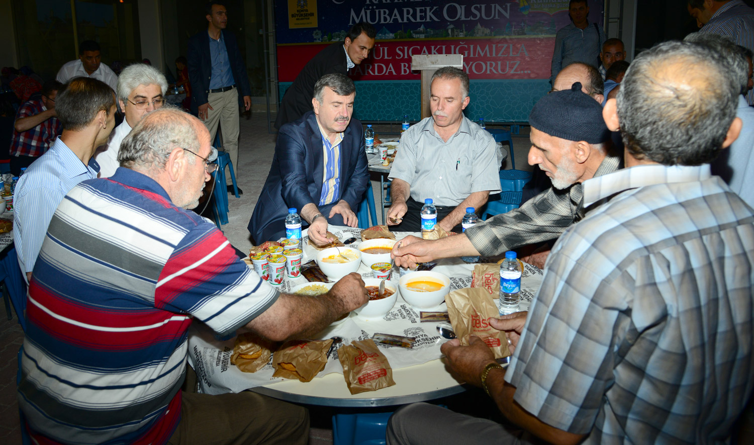 Büyükşehir'in Geleneksel Mahalle İftarları Başladı