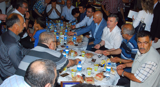 Konya'da İftar Buluşmaları Barış ve Kardeşlik Örneği