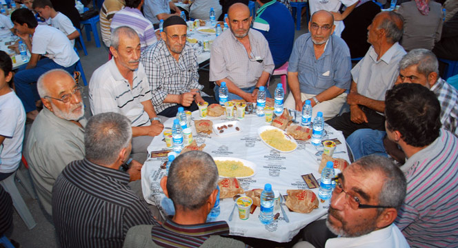 Konya'da İftar Buluşmaları Barış ve Kardeşlik Örneği
