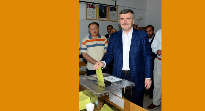 Başkan Akyürek Cumhurbaşkanlığı Seçimi İçin Oyunu Kullandı