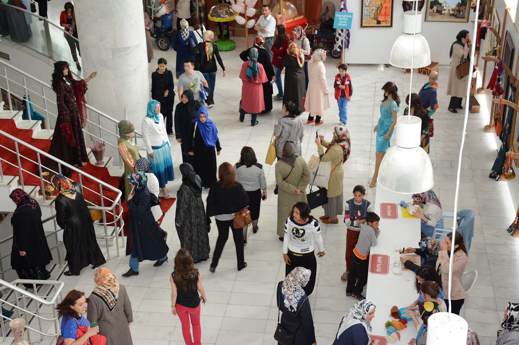 KOMEK'in Muhteşem Sergisi Büyük İlgi Görüyor
