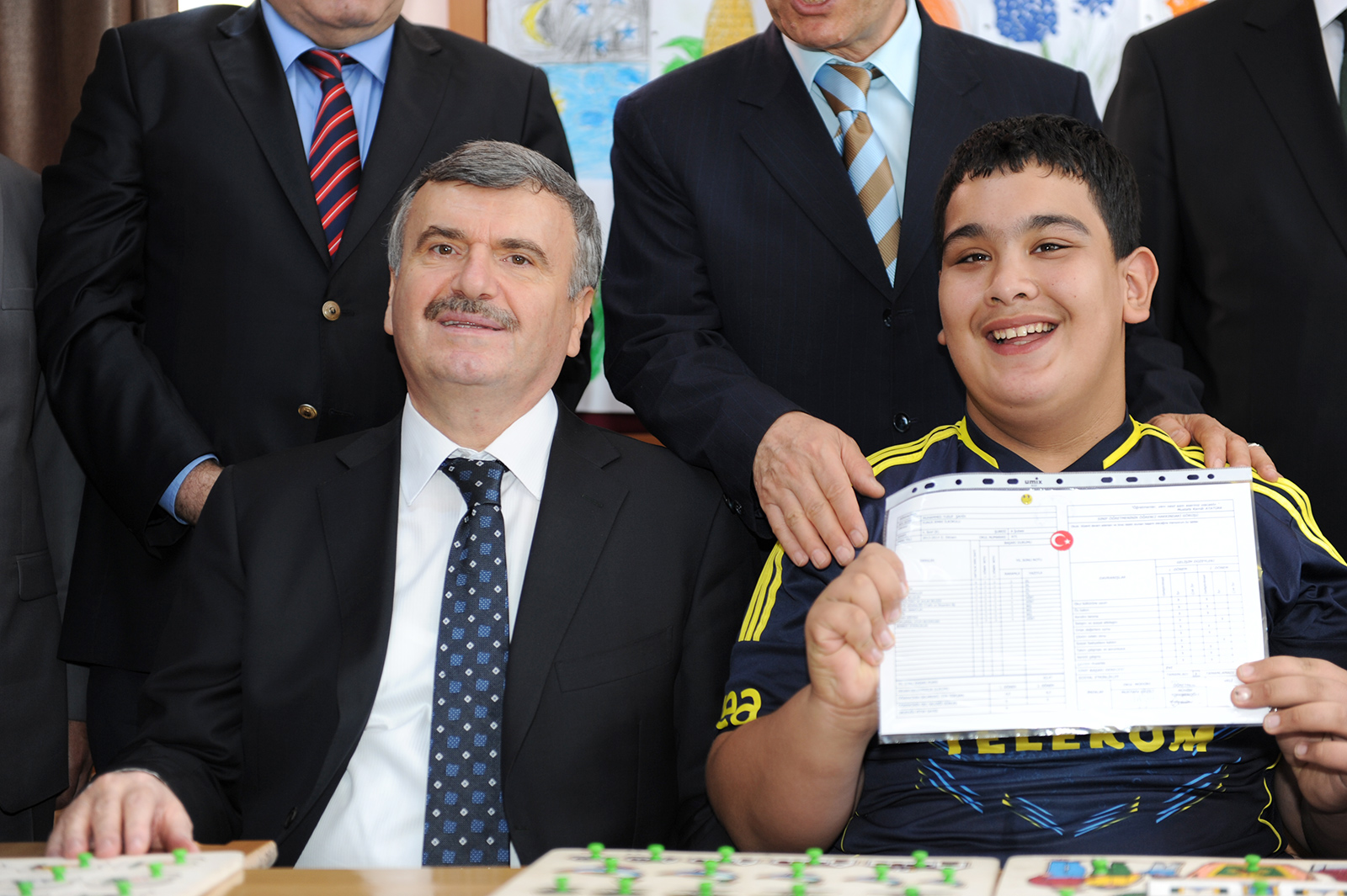 Başkan Akyürek, Öğrencilerin Karne Sevincine Ortak Oldu