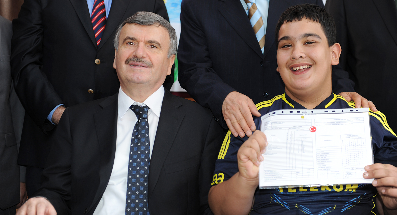 Başkan Akyürek, Öğrencilerin Karne Sevincine Ortak Oldu