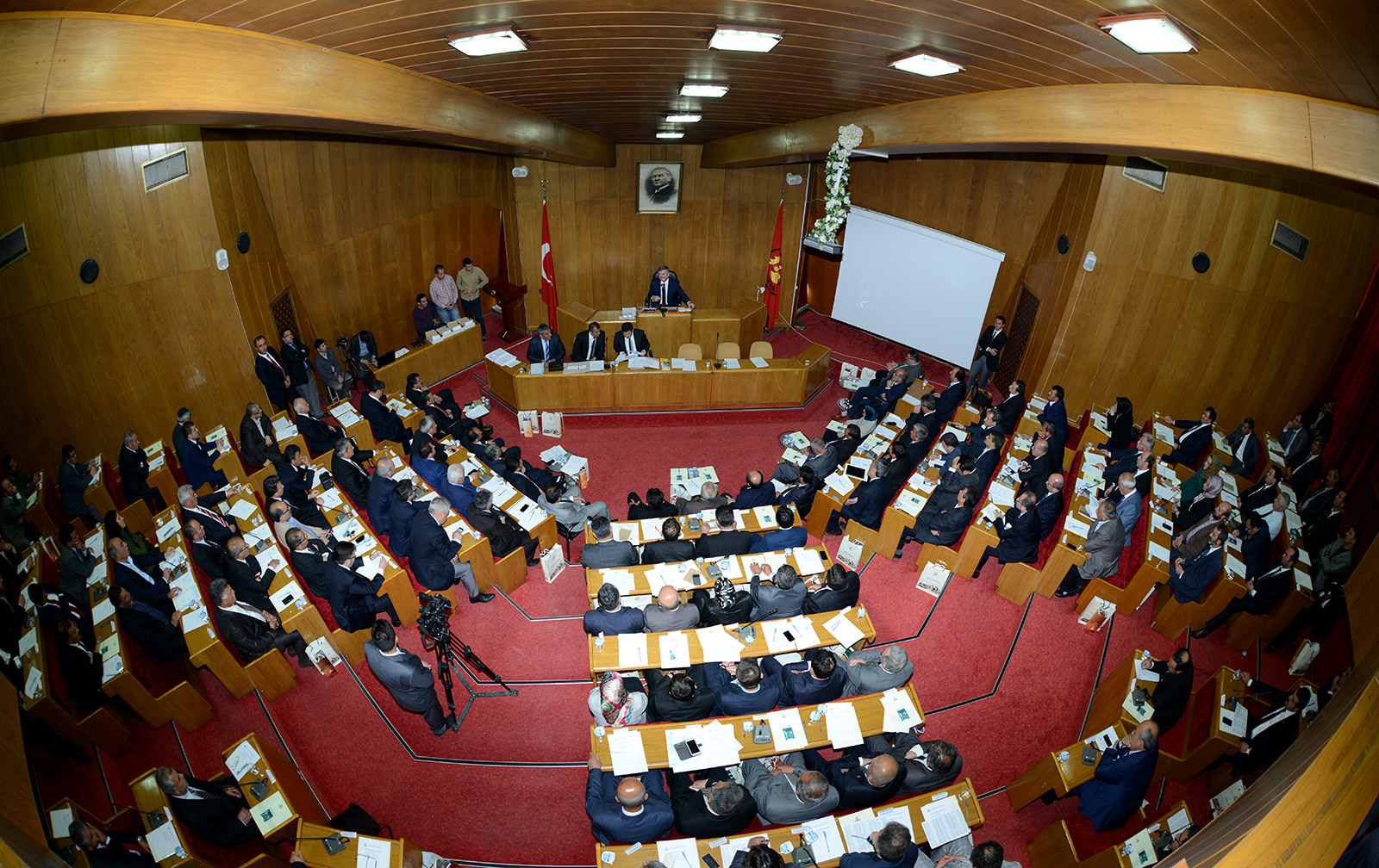 Büyükşehir Belediye Meclisi'nde Yeni Dönemin İlk Toplantısı Yapıldı