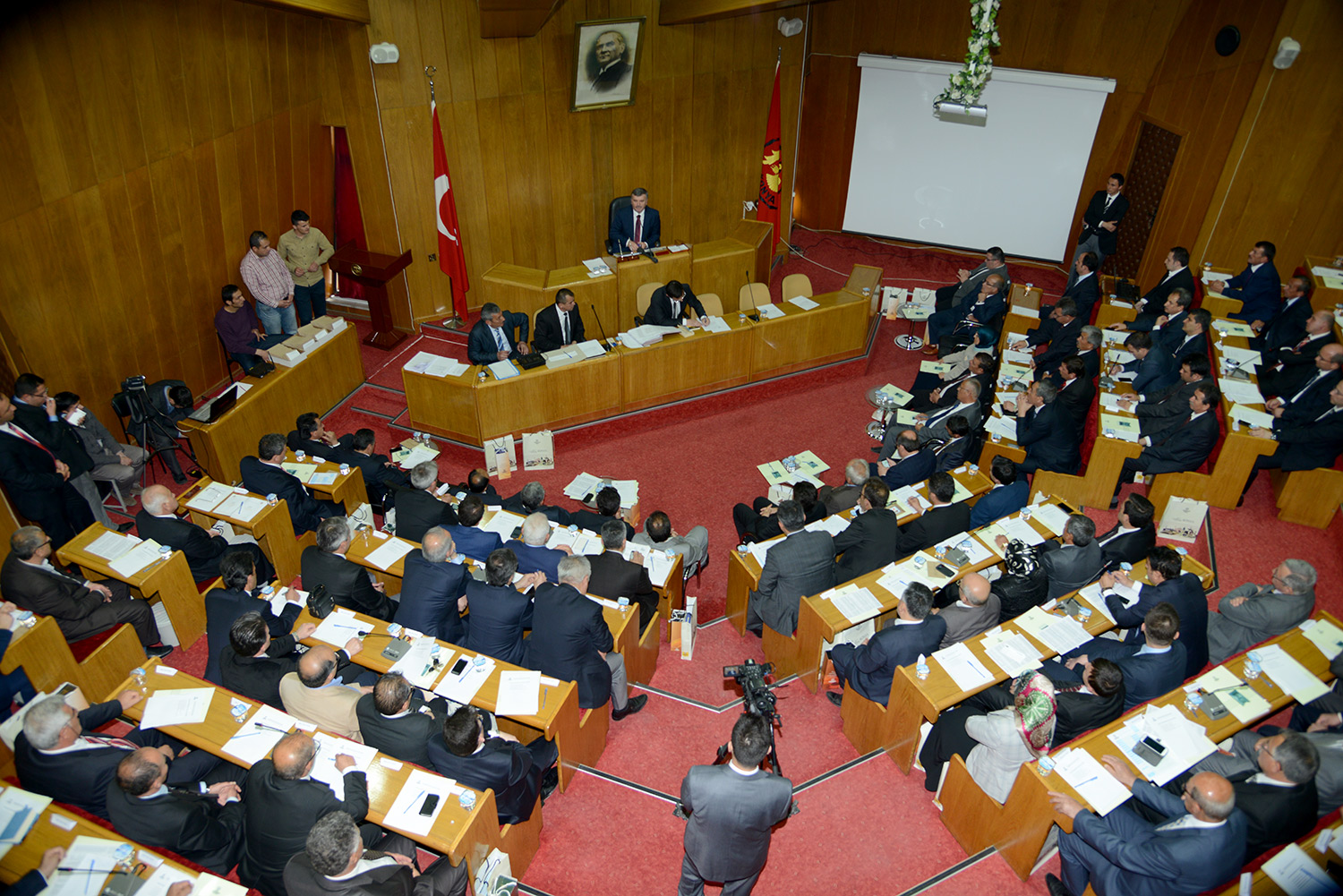 Büyükşehir Belediye Meclisi'nde Yeni Dönemin İlk Toplantısı Yapıldı