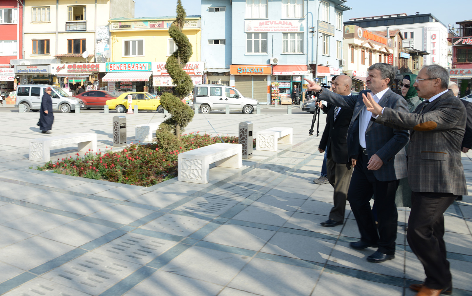 İnsanların Mutluluğu İçin Çalışıyoruz