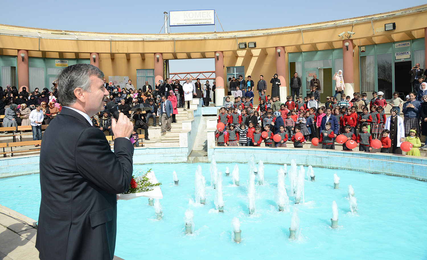 Suriyelilerin Duygularına, Sıkıntılarına Ortağız