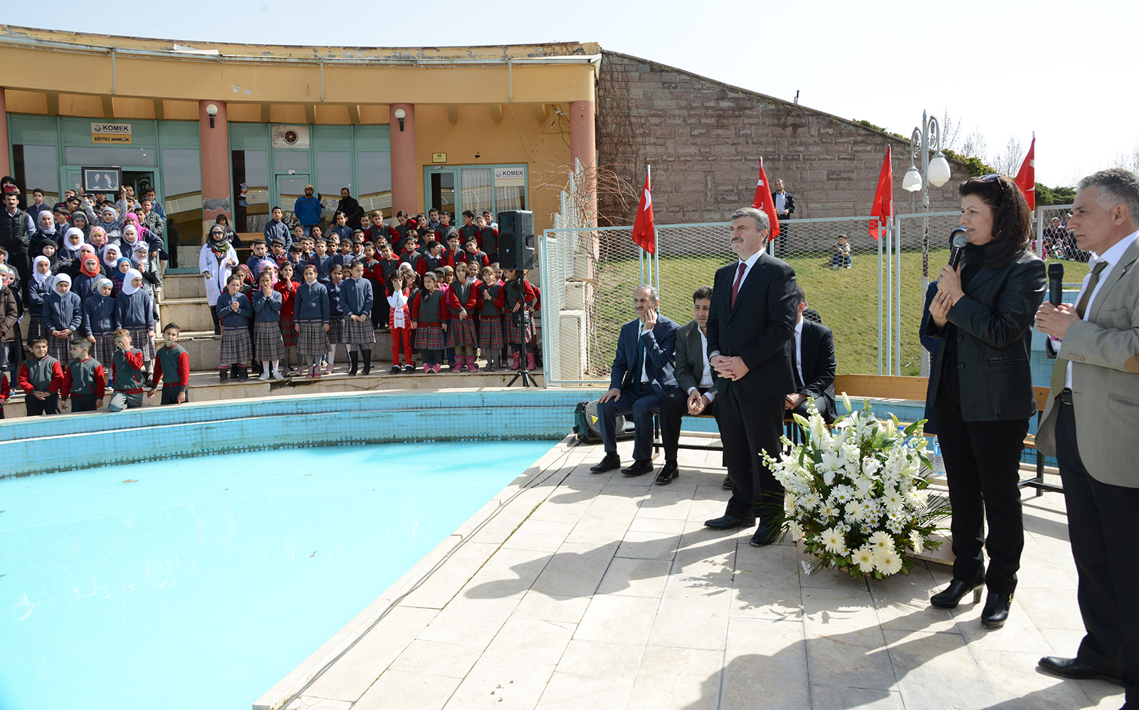 Suriyelilerin Duygularına, Sıkıntılarına Ortağız