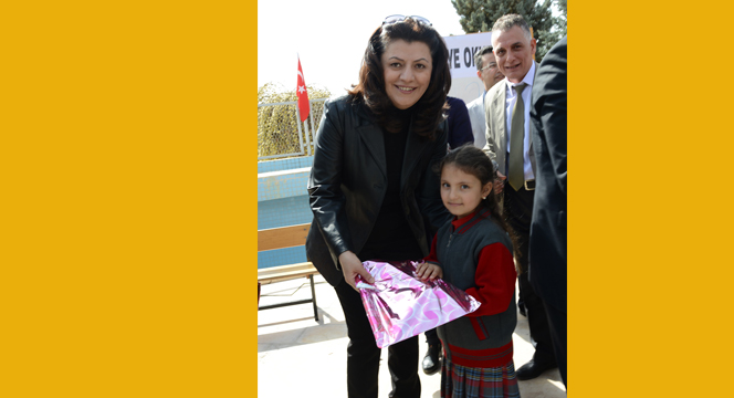 Suriyelilerin Duygularına, Sıkıntılarına Ortağız