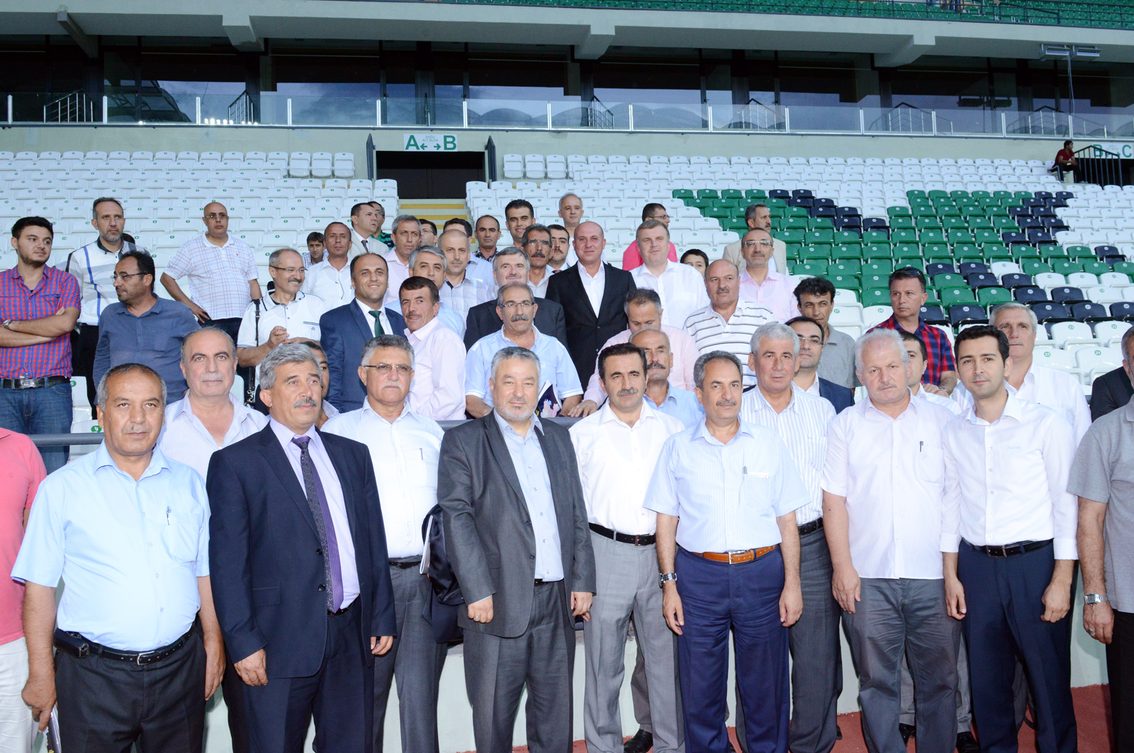 Büyükşehir Belediye Meclis Üyeleri Yeni Stadyumu İnceledi