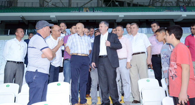 Büyükşehir Belediye Meclis Üyeleri Yeni Stadyumu İnceledi