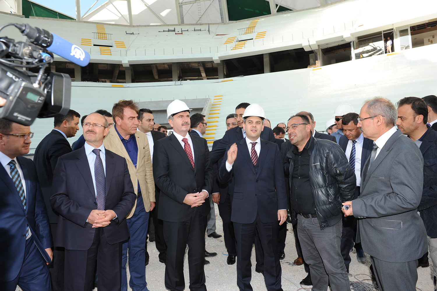 Bakan Kılıç Yeni Stadyumu İnceledi