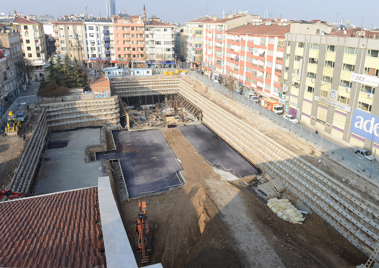 Büyükşehir'den Konevi Meydanı ve Katlı Otoparkı