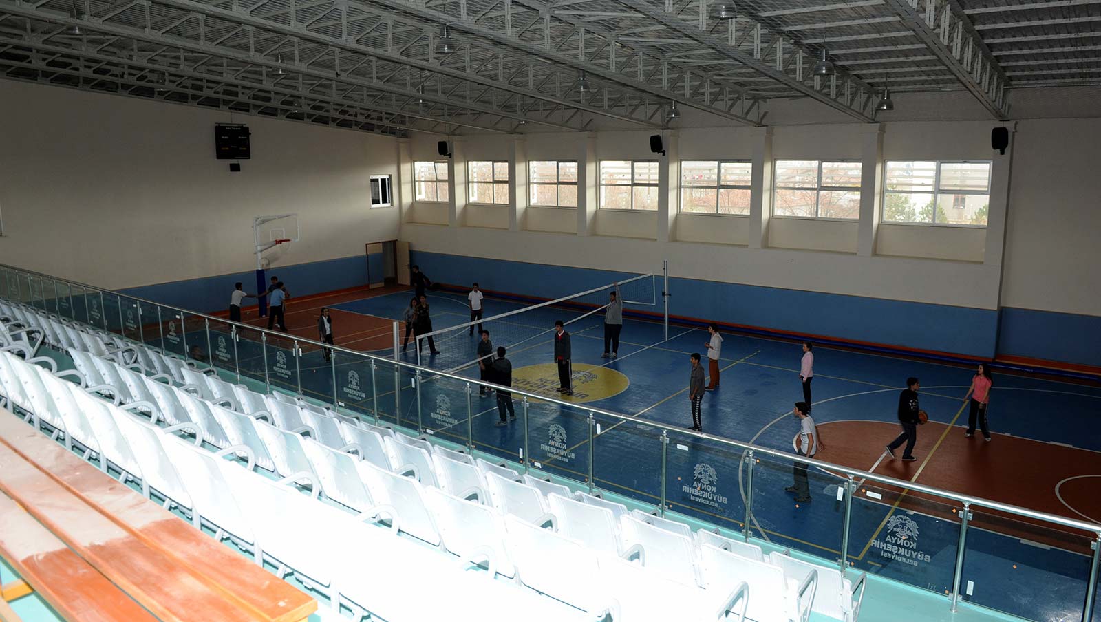 10 Okula Spor Salonu Yapıldı