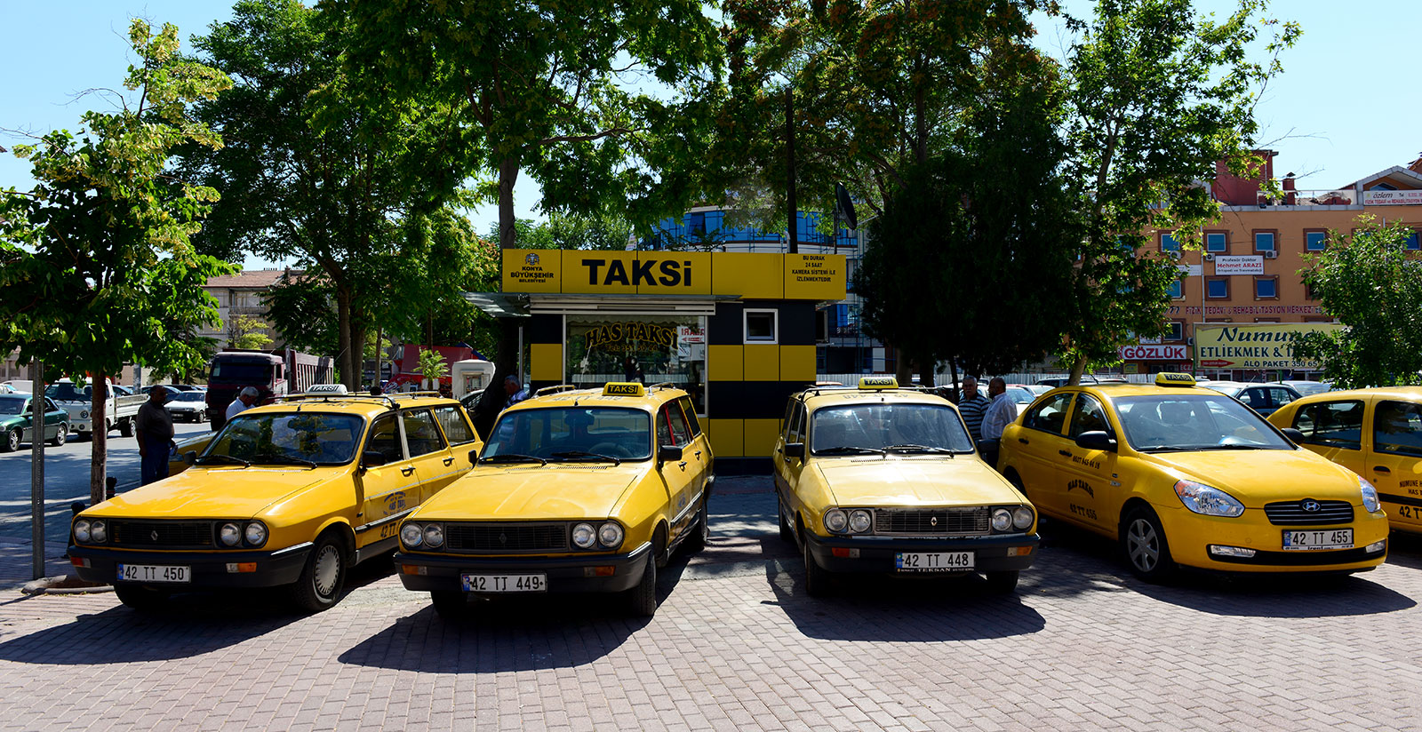 Yenilenen Taksi Durakları Konya'ya Çok Yakıştı
