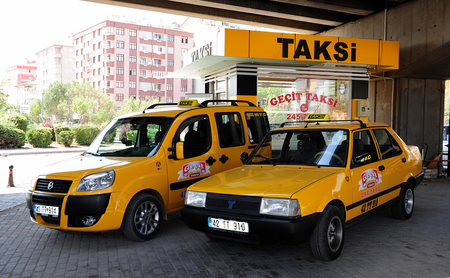 Yenilenen Taksi Durakları Konya'ya Çok Yakıştı