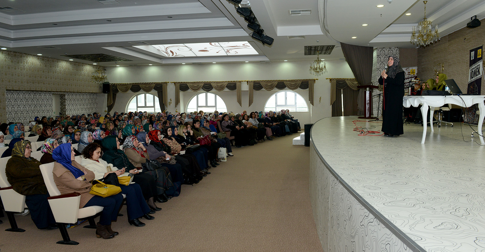 KOMEK ve Hanım Lokalleri Mevlid Kandili Programı Düzenledi