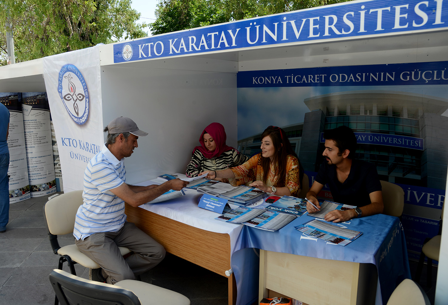 Üniversite Adaylarına Tercih Standı