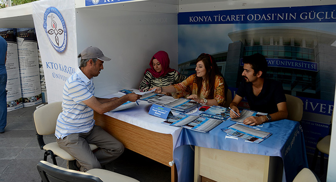 Üniversite Adaylarına Tercih Standı