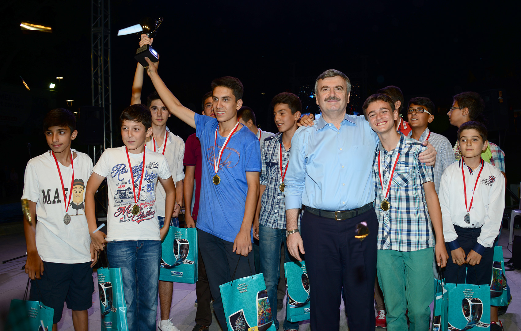 KOMEK Yaz Okulu'ndan Final Gecesi