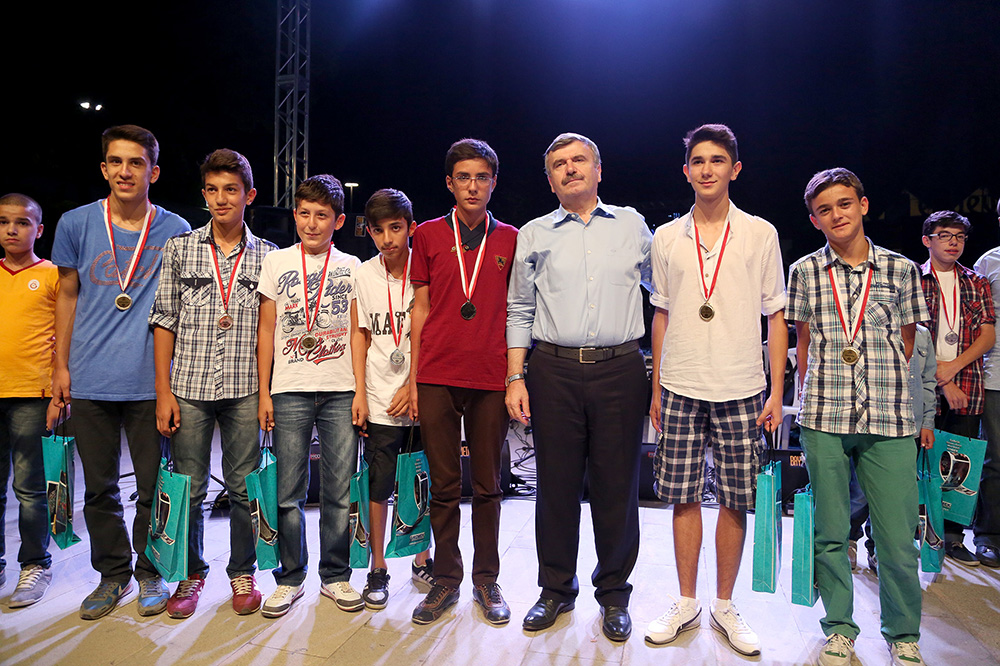 KOMEK Yaz Okulu'ndan Final Gecesi