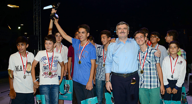 KOMEK Yaz Okulu'ndan Final Gecesi