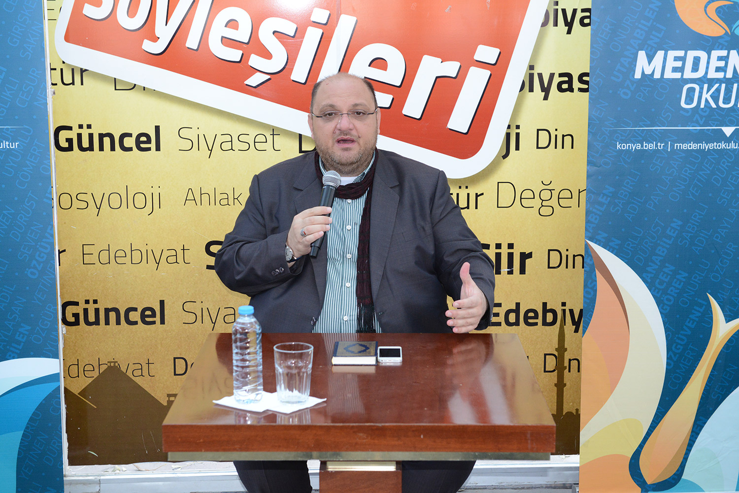 Gençlik Söyleşileri Her Cumartesi Camlı Köşk'te
