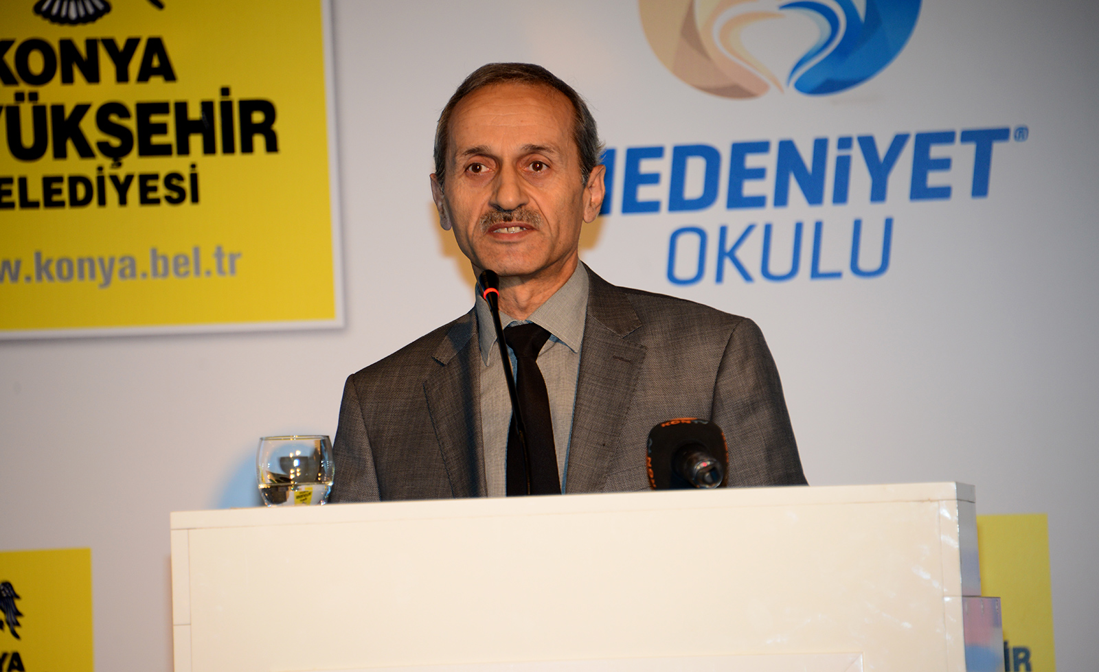 Gençlik Politikaları ve Hizmetleri Çalıştayı Yapılıyor