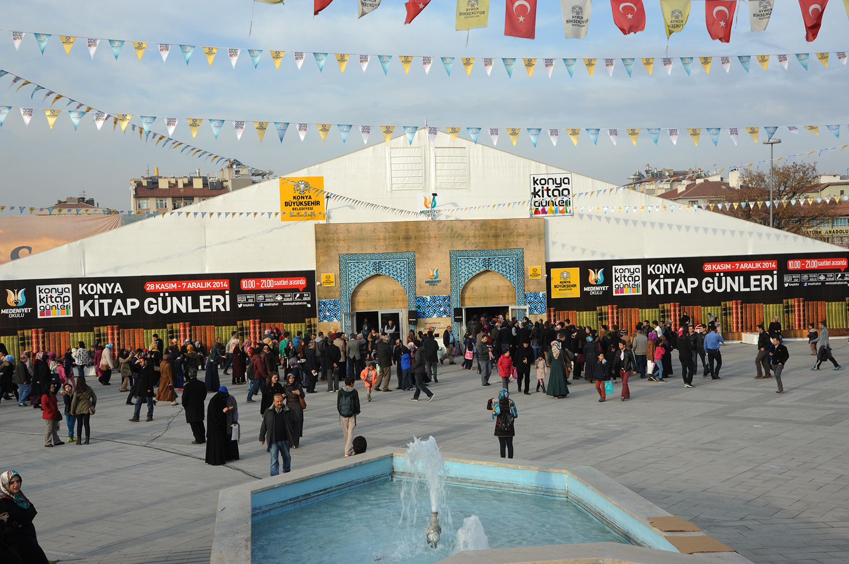 Konya Kitap Günleri'nde Nuri Pakdil ve Rasim Özdenören İzdihamı