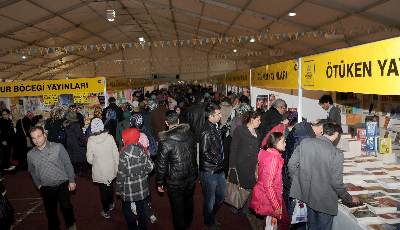 Konya Kitap Günleri'nde Nuri Pakdil ve Rasim Özdenören İzdihamı