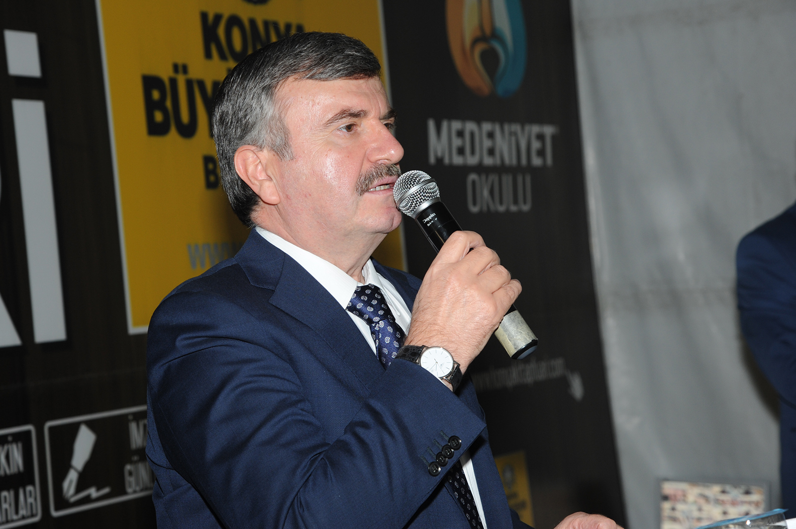 Konya Kitap Günleri Şehir Meydanı'nda Açıldı