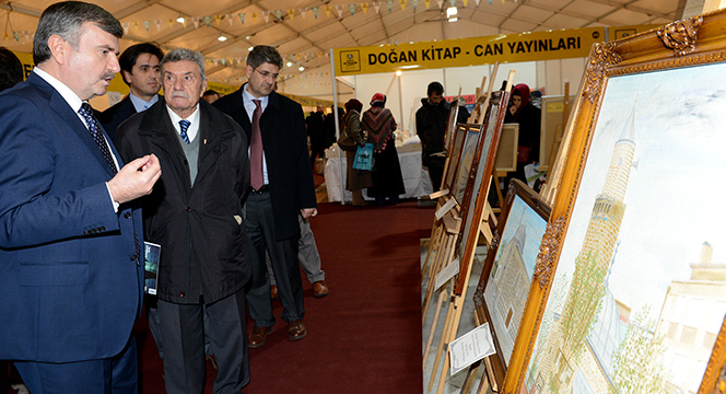 Konya Kitap Günleri Şehir Meydanı'nda Açıldı