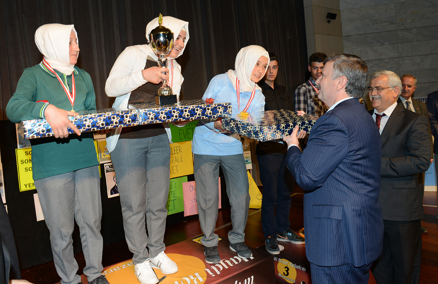 Liseler Arası Münazara Yarışması Sonuçlandı