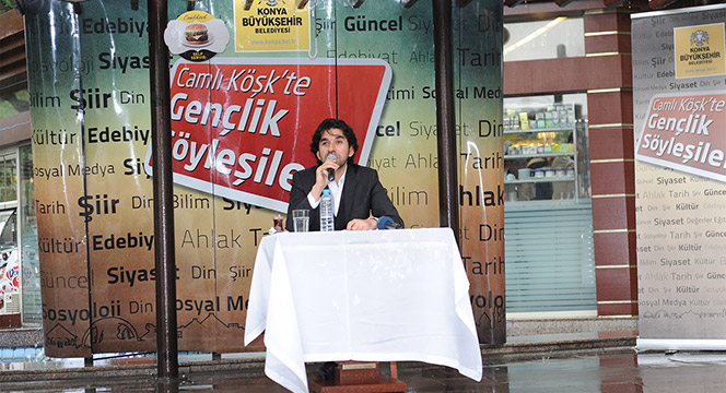 Camlı Köşk'te Gençlik Söyleşileri'ne Serdar Tuncer Konuk Oldu