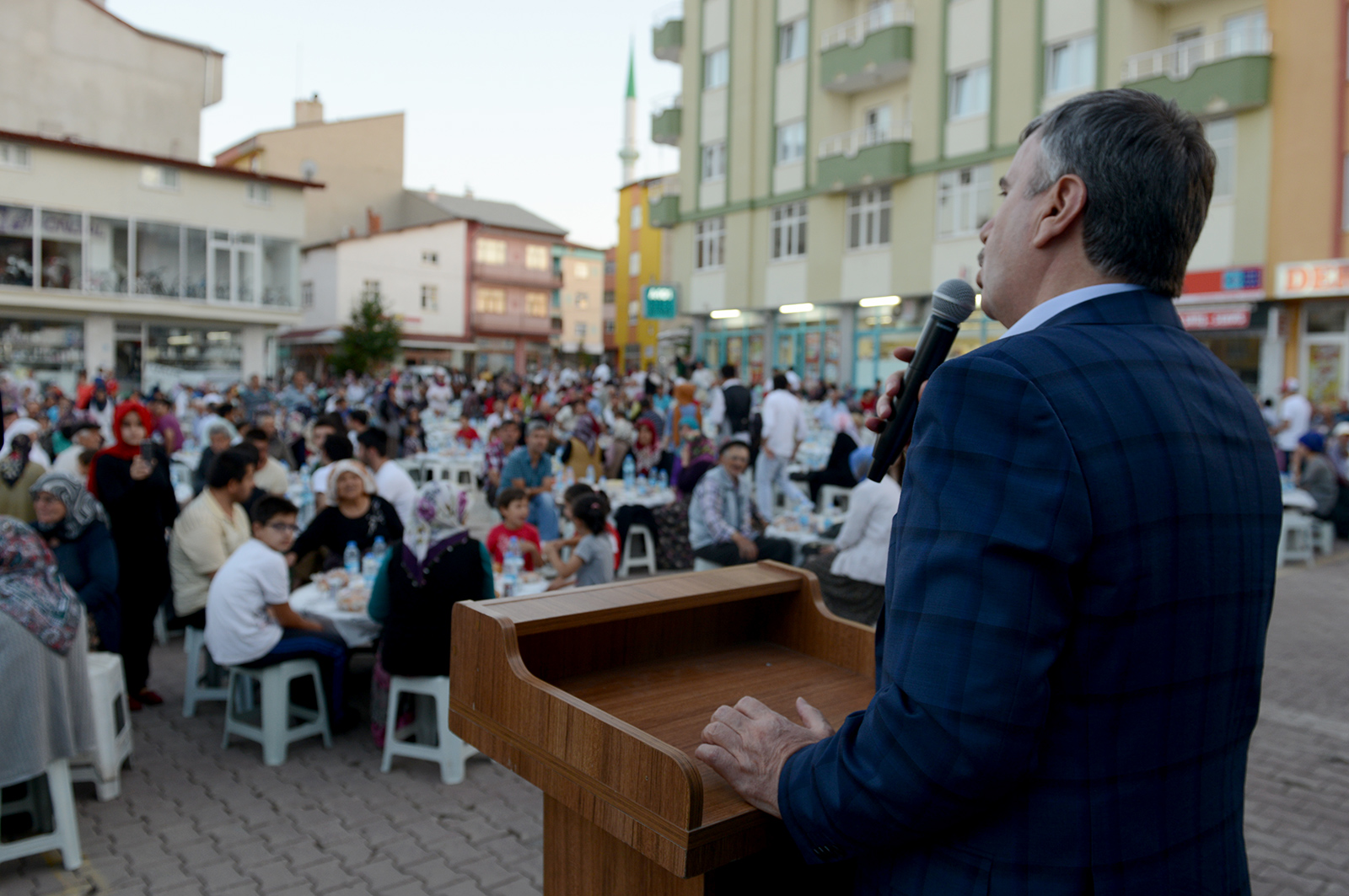 Başkan Akyürek İlçe İftarlarında 100 Bin Kişiyle Buluştu