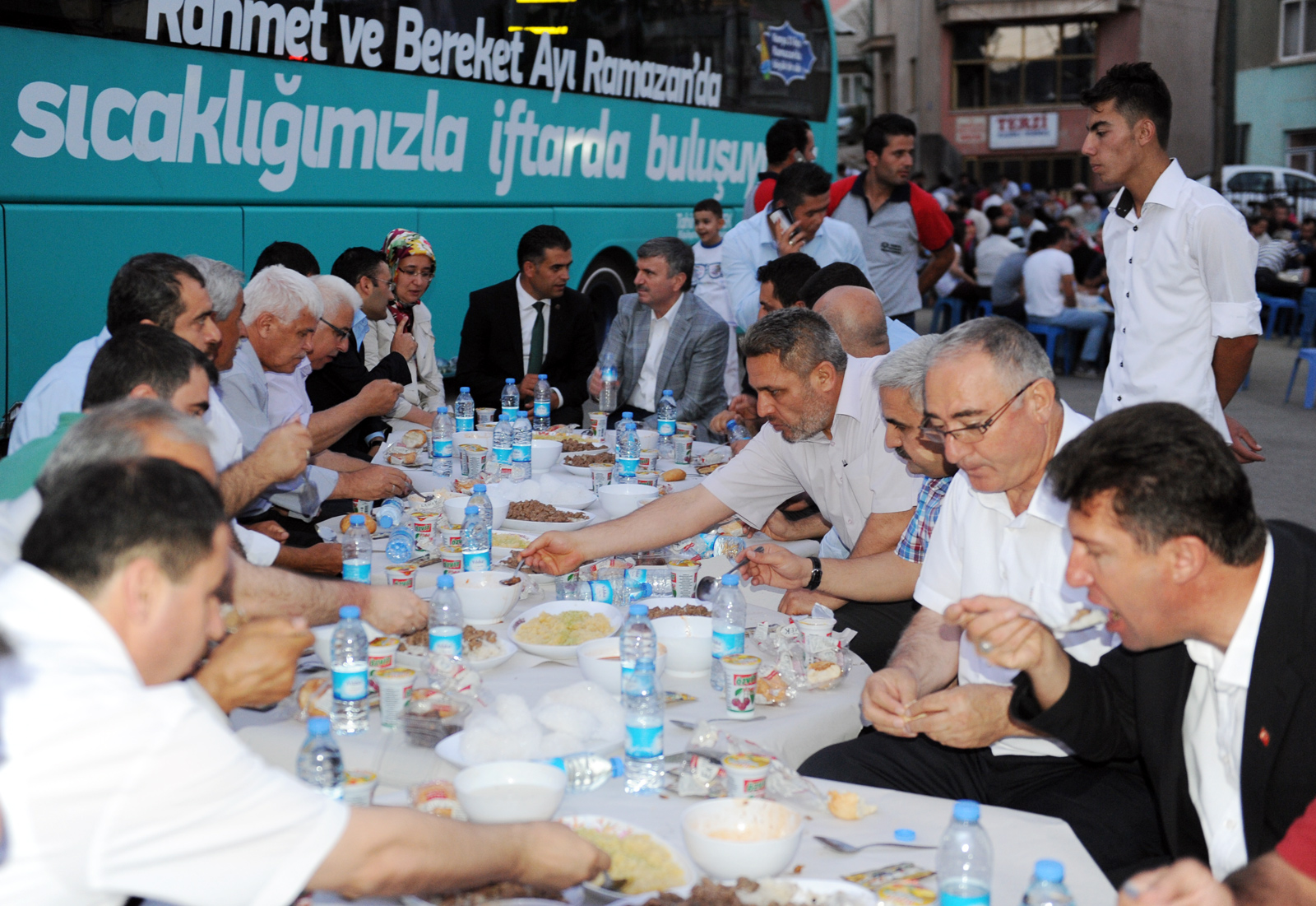 Başkan Akyürek Derebucaklılarla İftar Yaptı