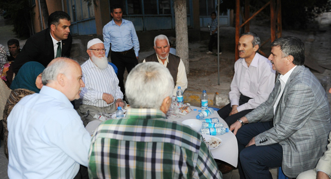 Başkan Akyürek Derebucaklılarla İftar Yaptı